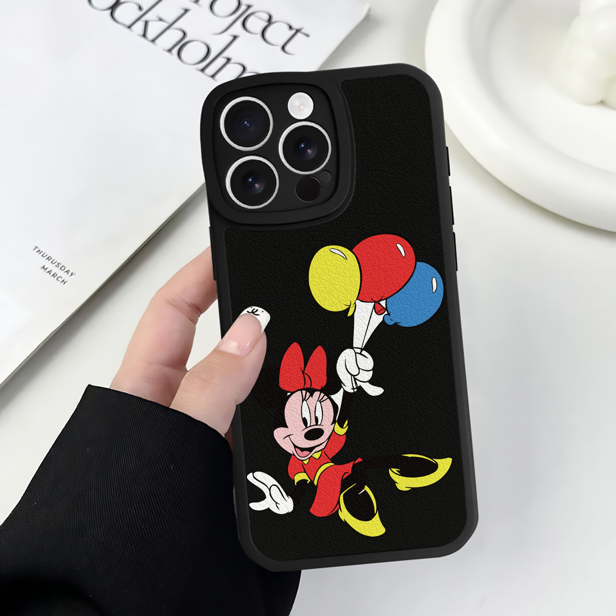 （画像用） ミッキーマウス Mickey Mouse 【iPhone 16シリーズ対応】シリコンスマホケース（レザー調） 材質：シリコン